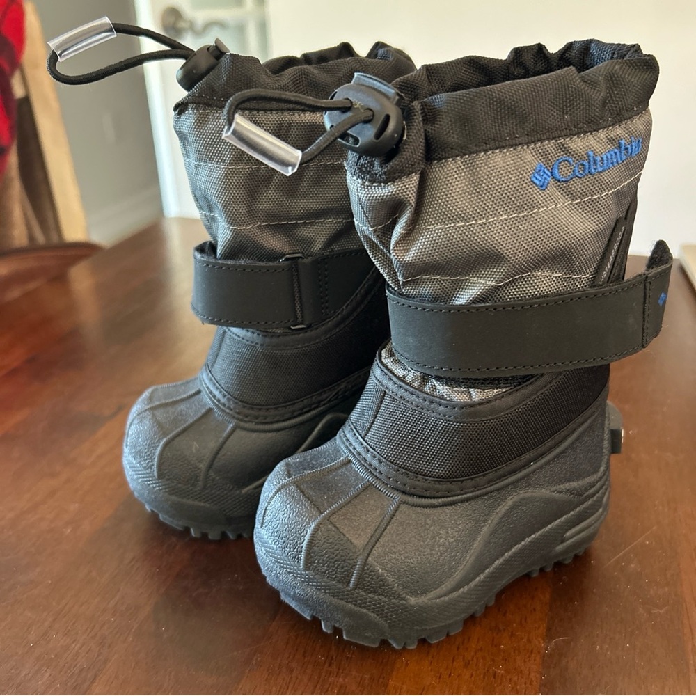 NWOBColumbia Powderbug Plus II Insulated Winter Boots Toddlers size 4 BV1326-010